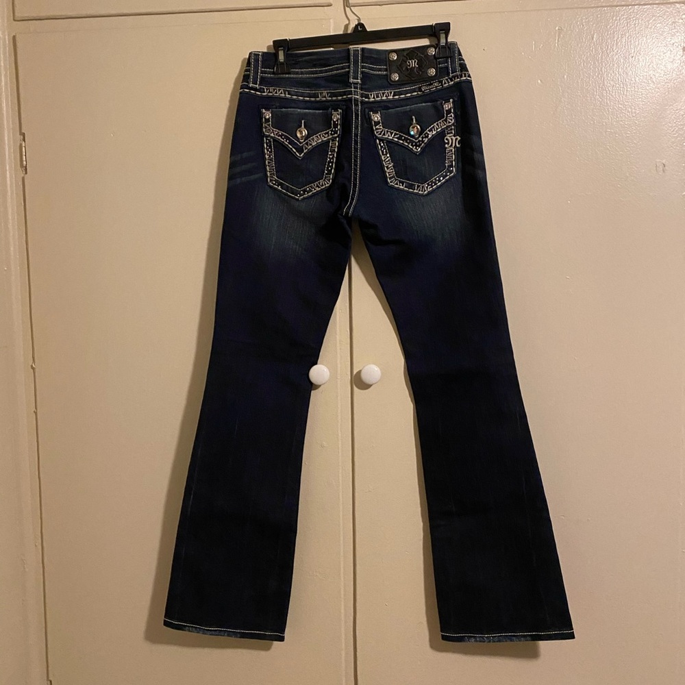 Miss Me easy boot cut dark blue. size 26 L31. Never worn 😀
